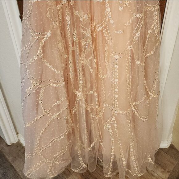 Mac DUGAL Elegant One-Shoulder Lace Dress with Feather Detail SIze 4 $798 - Picture 12 of 14